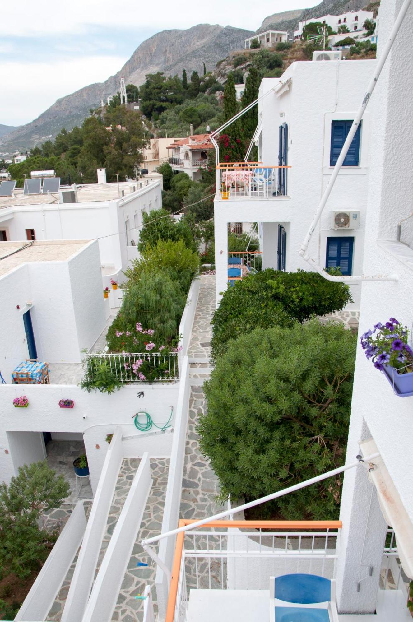 Tatsis Apartments Masouri Exterior foto