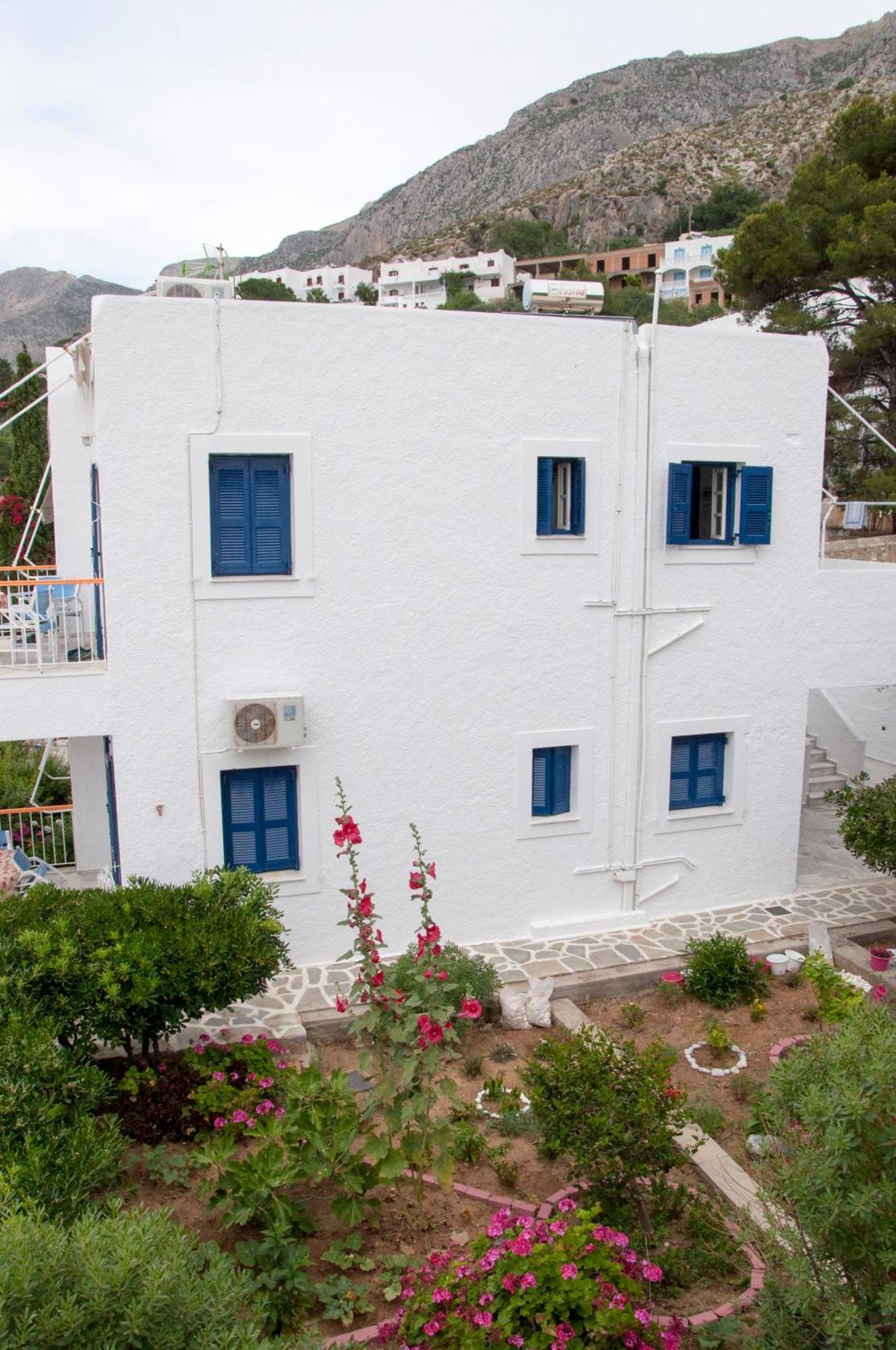 Tatsis Apartments Masouri Exterior foto